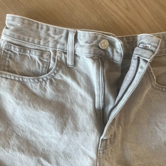 Madewell Relaxed Gray Denim Shorts Gray raw hem 27 - Picture 5 of 9